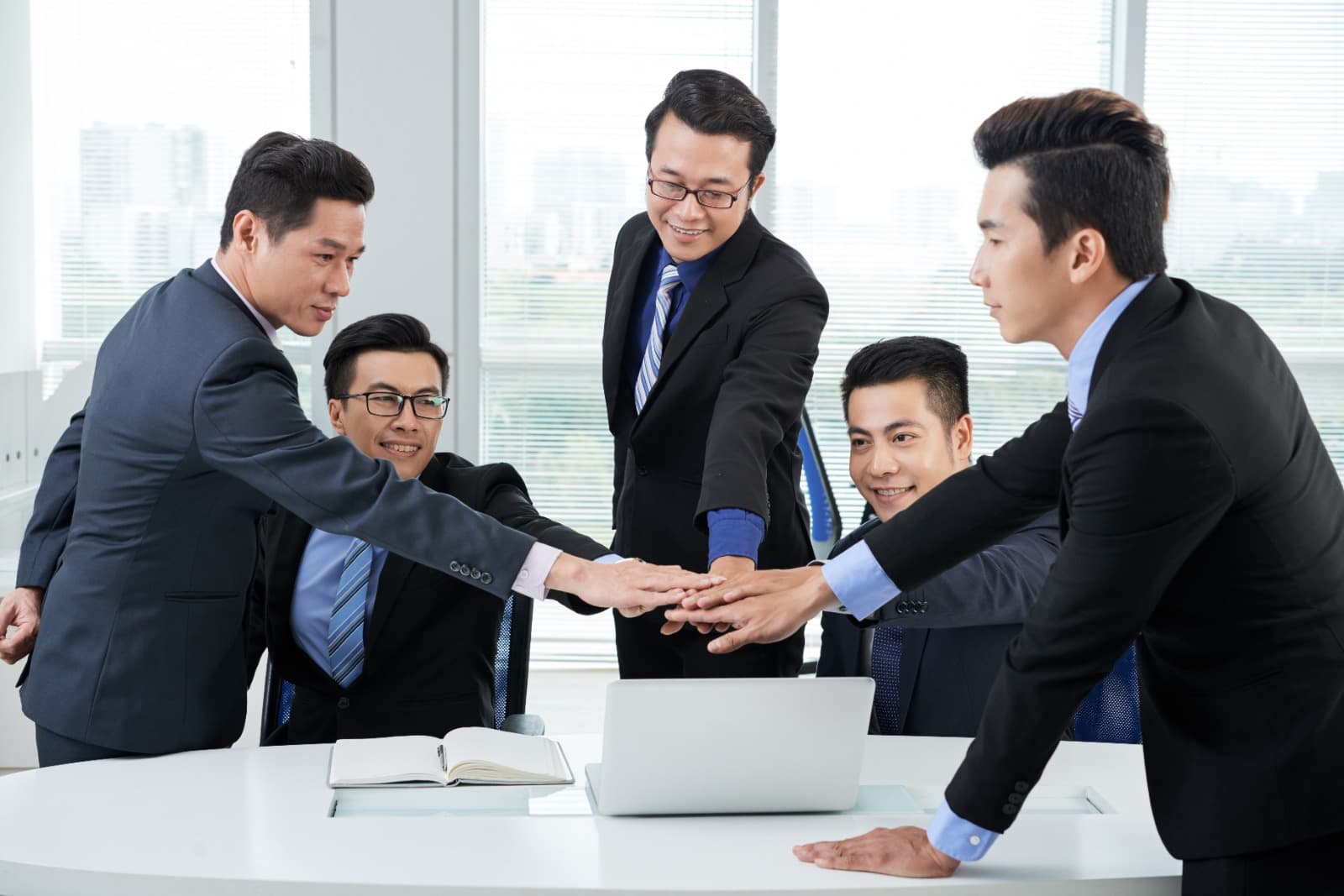 The Initiative Gap: Kunci Effective Team Leadership
